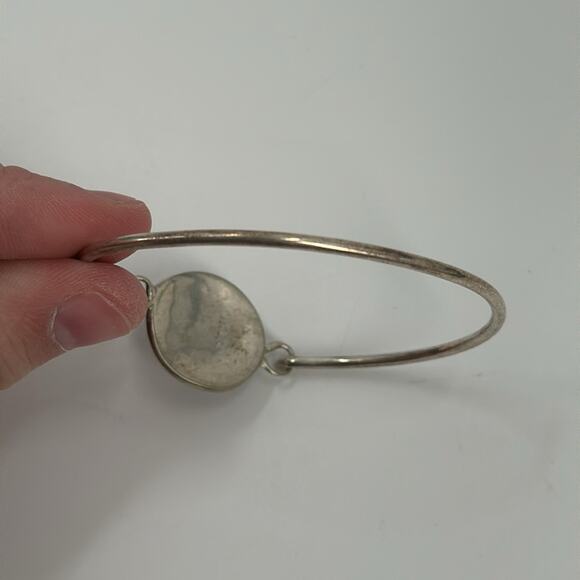 Sterling silver mother of pearl flower bracelet - Picture 4 of 5